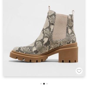 Target Universal thread boots 6.5